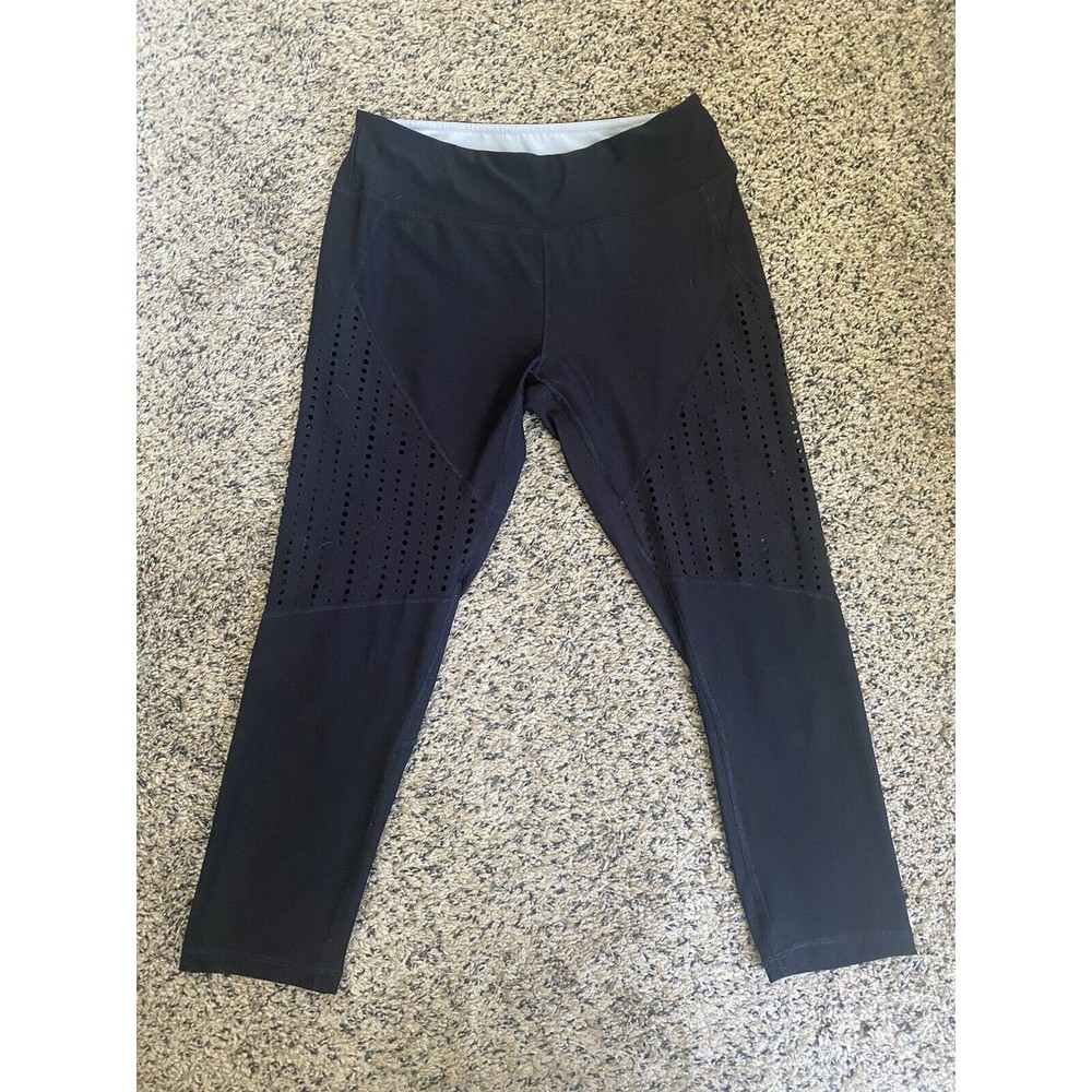 NYL Cutout Capri Leggings, Size S